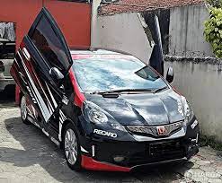 Engsel menggunakan berbagai macam bahan seperti besi, plastik, kuningan, atau logam campuran. Ingin Modifikasi Pintu Gunting Pada Mobil Ternyata Ini Yang Penting