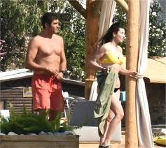 Yay burcu özelliklerine sahip olan aslıhan güner, 1.70 metre uzunlukta ve 57 kilogram ağırlıktadır. Aslihan Guner Ve Mert Kilic In Bodrum Tatili