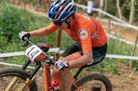 Nederlandse en belgische wielerfans zullen deze olympische spelen wellicht met meer aandacht naar het mountainbiken kijken dan voorheen. Mentale Uitdaging Voor Mountainbiker Tauber Nu Olympische Spelen Is Uitgesteld Sport Nijmegen E O Gelderlander Nl