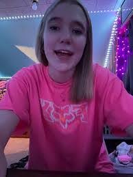 Alyssa Breen's Instagram, Twitter & Facebook