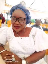 Let's go memory lane, dauko oijina ouko iyi aan obien ondo atijo, bii,  "yemi kaikon" Yei Oila. Yei Abegbe, Yei mamiola Yei Yepen. Contributions,  please.