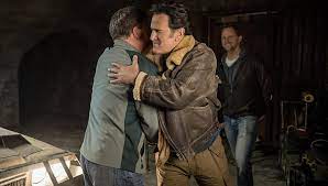 Axel haash festeja con lalis en pontplay 2 ha*ash en entrevista con sofía para siempre 88.9 (parte 3) ha ash behind the scenes auditorio nacional. Bruce Campbell Shares Badass Behind The Scenes Photos From Awesome Ash Vs Evil Dead Final Moments Bloody Disgusting