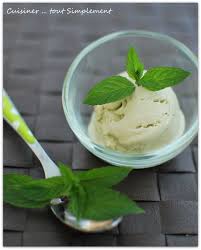 Glace A La Menthe Fraiche Pour 4 Personnes Recettes Elle A Table Recette Recette Glace Menthe Menthe Fraiche