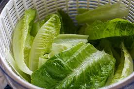 Lettuce will wilt more quickly when you store it this way but it is more convenient to use. The Best Way To Wash Dry And Store Lettuce Pinch My Salt