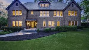 5803 Swiss Avenue Dallas 75214 Elizabeth Mast Briggs Freeman Sotheby S Luxury Homes For Sale In East Dallas Exterior Texas Style Homes Home House Prices