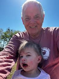 Happy Easter, everyone today we play and hide eggs with the kids and  tomorrow. We celebrate that he has risen 🙏￼