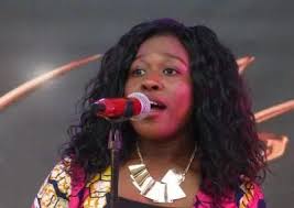 Sängerin Emma aus Berlin für Eure Hochzeit buchen