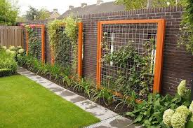 Wood Wire Fence For Trellis Wood Framed Wire Trellis Diy Garden Trellis Garden Trellis Unique Gardens