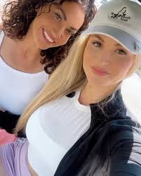 Golf course girlies 🌸 💖 ⛳️ @kaelagirl @platinumtees @balihaigolfclub