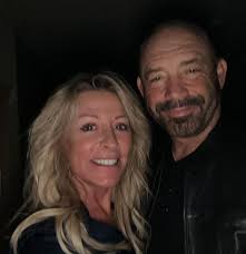 My everything ♥️. (Yeah, we see you back there Jackson ha) Happy Valentines  Day everyone. 😍