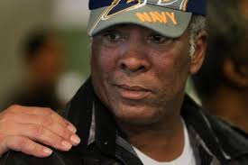 Thousands honor veterans at San Fernando Valley parade