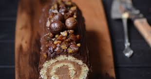 Buche Roulee A La Creme De Marrons Au Chocolat Et Aux Chataignes Caramelisees Creme De Marron Alimentation Recette Buche