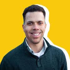 Eric Holliday's Instagram, Twitter & Facebook