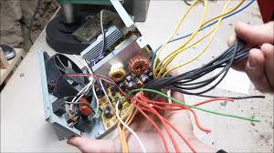 Se si usa un pc normale che consuma 100 watt, per 5 giorni la settimana, 2 ore al giorno, facciamo 100 x 10 x 52 settimane = 52000 watts per ora o 52 kwh.52 x 0,14 = 7,28 euro di spesa annuale di energia elettrica. Trasformare Un Alimentatore Da Pc In Alimentatore Generico Da Laboratorio Youtube