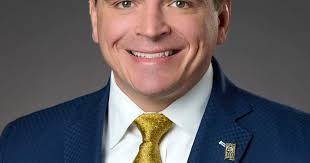 First Commonwealth promotes Bovina, Dickson