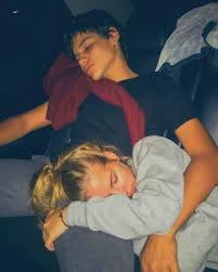 Cute couple taking selfie with arrows. Cute Couples Relationship Goals Teenagers Couple Goals Teenagers Teenage Couples