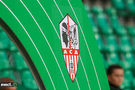 Astrid wett porn nudes a mutual friend of Linlys inquired