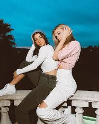 Charli D Amelio Madi Monroe In 2020 Friend Photoshoot Friend Photos Cute Friend Pictures