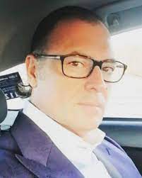Pedro sola es uno de los conductores más famosos y queridos de tv azteca y de la televisión no los odio, no me gustan los niños. Quien Es Pedro Sola El Novio De Elena La Madre De Adara Lo Que Debes Saber De El