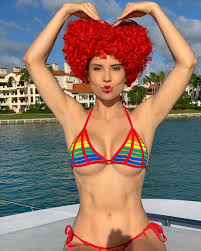 Amanda rachelle cerny was born in pittsburgh, pennsylvania, and attended florida state university. Amanda Cerny Photo 106 Of 113 Pics Wallpaper Photo 1198689 Theplace2