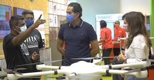 Work undertaken by plantation workers is now assisted by mechanical equipment as well as high tech machineries compared to the past, thus, fgv is also actively promoting this career opportunity amongst locals, he said. Drone Tech Could Generate Usd 64 Billion Globally By 2025 Krasia