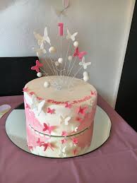 Erster Geburtstag Torte Mit Schmetterlingen Kinder Geburtstag Torte Torte Kindergeburtstag Schmetterling Kuchen Baby Geburtstag