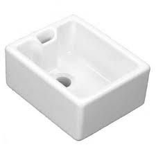 The current popularity of traditional kitchen sinks has seen the humble belfast sink become a regular fixture for refurbishments. Baby Belfast Sink Lavare