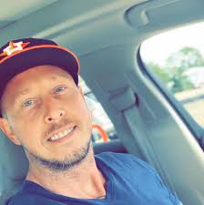 In one of the most savage clapbacks yet, Hulk Hogan and his new wife posted  a reaction video while casually munching