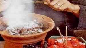 Kerjasama bahkan berinteraksi dengan bangsa jin adalah suatu bentuk kesyirikan yang berujung kepada adzab dari allah subhanahu wata'ala. Tanda Jin Keluar Dari Badan Yang Mengindikasikan Kesembuhan Terapi Ruqyah Syar Iyyah