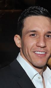 Chris Andrade's Instagram, Twitter & Facebook