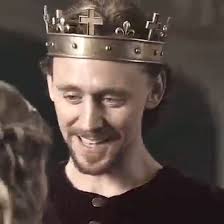 My favourite portrayal of a Shakespearean monarch- Tom Hiddleston as Prince  Hal/ Henry V in The Hollow Crown! 💯💯💯👑