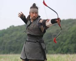 Image of Namyi (War of the Arrows) memanah