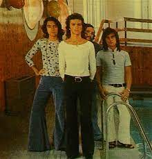 Battaglia was part of the pooh until they split up in 2016. Tanta Voglia Di Lei Pooh 1971 Disco Curiosando Anni 70