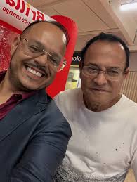 Otra noche maravillosa junto a nuestros amigos @danny_cantante y  @kellycantante y un ambiente maravilloso. @grupomusicalaretromotora y en el  lugar más épico de cali! @epocavideobar @yair_bernate mezclando 🎛️🎙️🎥  #epoca #baladas #laretromotora ...