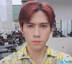 Hoàng thịnh nhận cơn mưa chỉ trích tới từ người hâm mộ bóng đá việt nam. Ca SÄ© Hoang Ä'á»©c Thá»‹nh
