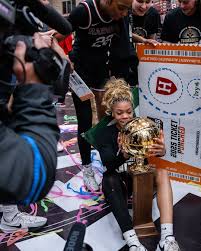 Congratulations to the absolutely DOMINANT Harmoni Turner and her Harvard  Crimson women's basketball team