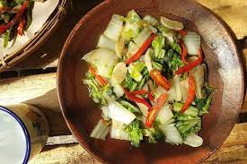 Masukkan air untuk mencegah bawang semakin gosong. Resep Tumis Sawi Putih Bakso Dan Cara Membuatnya Yang Cepat