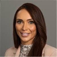 Lori Dente's Instagram, Twitter & Facebook