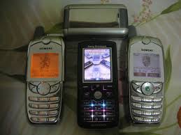 2 Siemens SL45 , 1 K750i , 1 Philips 63 ...