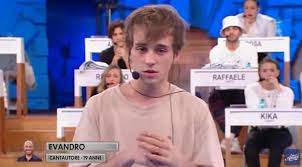 Il cantante nasce a milano nel. Amici 20 La Sfida Di Evandro Contro Tancredi Chi Ha Vinto