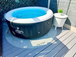 The siena hot tub, on the other hand, is a different spa in design to probably any inflatable you've ever seen. B M Brings Back Its Sell Out 280 Hot Tub Just In Time For The August Heatwave Mirror Online