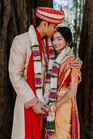 Visually Stunning Hindu Wedding In The Redwoods Hindu Wedding Indian Wedding Receptions Wedding Girl