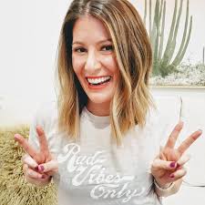 Lisa Seery's Instagram, Twitter & Facebook