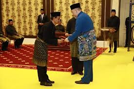 Sidang media oleh bekas ketua pesuruhjaya pencegahan rasuah malaysia (sprm), datuk seri mohd shukri abdull berhubung permohonannya untuk menamatkan kontrak. Cikgu Muslimin Bin Yahaya Datuk Seri Mohd Shukri Abdull Angkat Sumpah Sebagai Ketua Pesuruhjaya Sprm Ke 13 Hari Ini Gambar Sprm Facebook