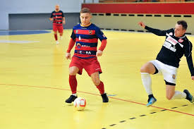To pierwsze medialne wystąpienie aleksandry osuchowskiej, która jest owocem miłości ewy i jej byłego męża przemysława osuchowskiego. 1 Liga Futsalu Niesamowity Boj Odry Fk Z Kolei Gredar Zwyciezyl Pewnie Nto Pl
