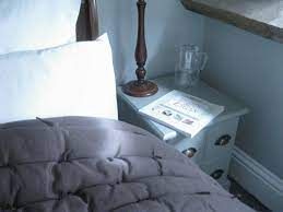 Modern Country Style: Bedside Table Makeover