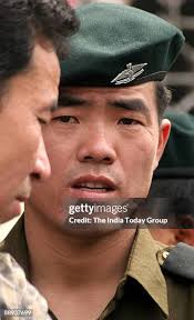 318 Dena Bank Photos & High Res Pictures