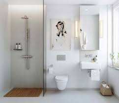 Marble tiling in the tub brings culture into the small space. Schlichtes Minimalistisches Badezimmer Small Bathroom Makeover Bathroom Design Small Bathroom Interior