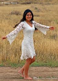 Short Bohemian Wedding Dress Lace Bodice V Neck Illusion Long Sleeves Hollow Vestidos De Novia Cortos Vestidos De Novia Vestidos Blancos Encaje