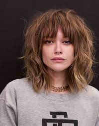 Baby Frange Voici La Nouvelle Coupe De Cheveux Qui Fait Fureur Sur Les Reseaux Sociaux Cheveux Courts En Desordre Nouvelle Coupe De Cheveux Coupe De Cheveux